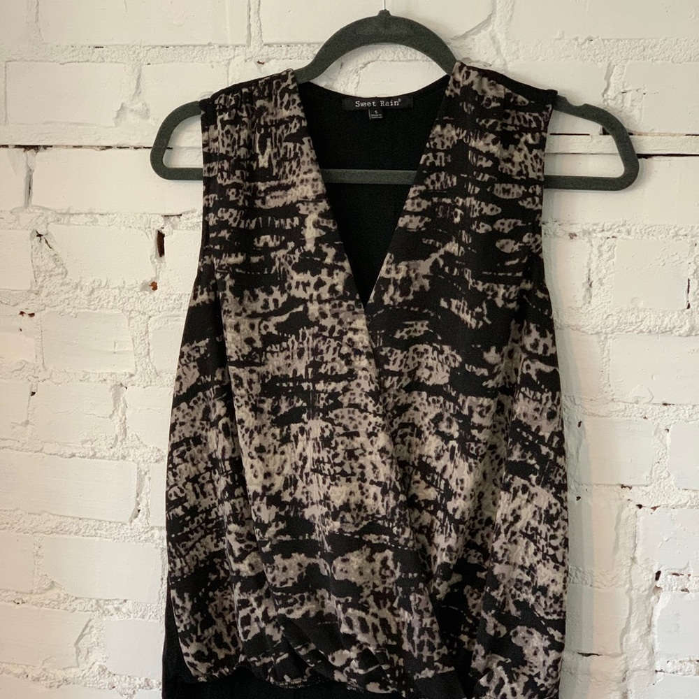 Stitch Fix Sweet Rain Sleeveless Woven Front Knit